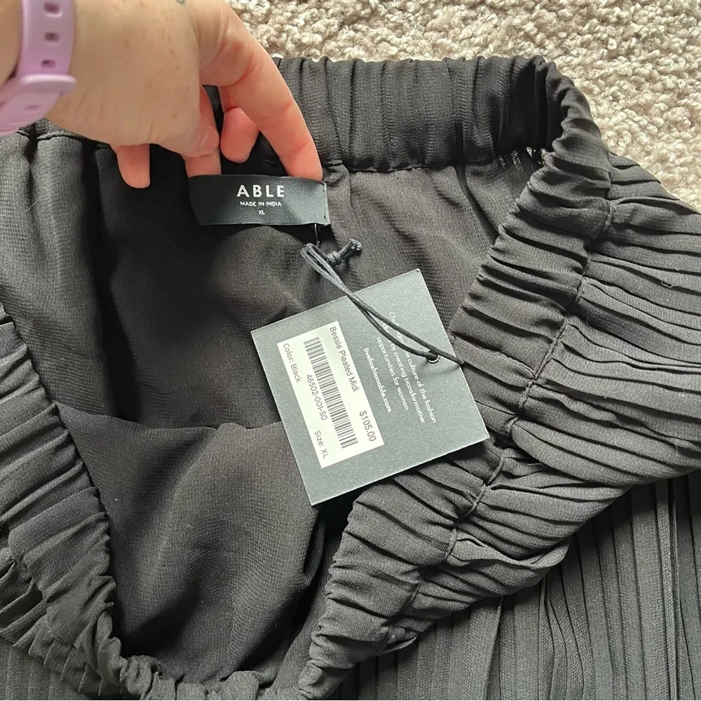 NWT Women's Able Bessie Pleated Midi Skirt size XL in Black - Picture 10 of 10